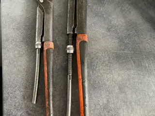 2 rørtænger 