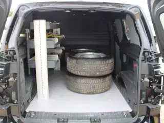 VW ID.Buzz 77 Pro Van