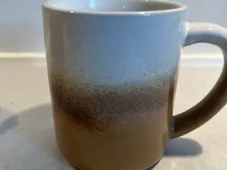 Flot Keramik Krus i Brun og Hvid