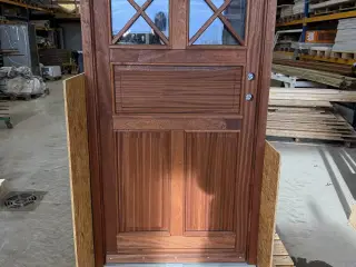 Massiv ny kvalitets dør i Mahogni 