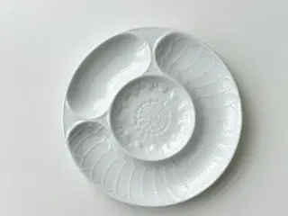 Hvidt blomsterfad, porcelæn