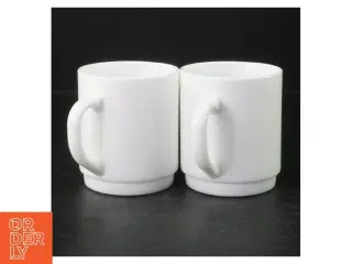 Hvide porcelænskrus fra Arc (str. Ø. 8 cm. længden, 9 cm)