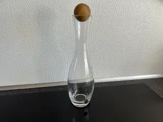Glas karaffel med træ kugleprop