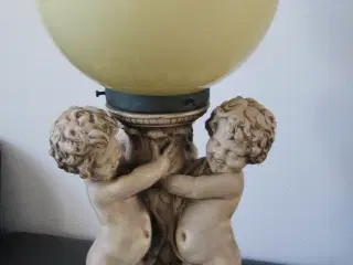 Gammel skulpturlampe sælges