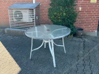 Rundt havebord med glasplade