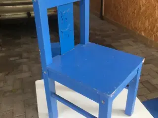 Børnebord med stole
