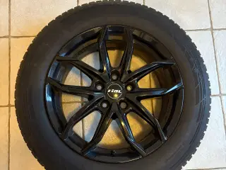 Hankook Winter evo3 dæk på 17 tommer ALU-fælge