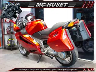 Aprilia RST 1000 Futura