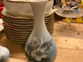Vase i kgl porcelæn