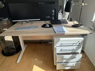 Tvilum skrivebord 