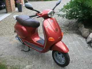 Vespa Piaggio   FT4-125