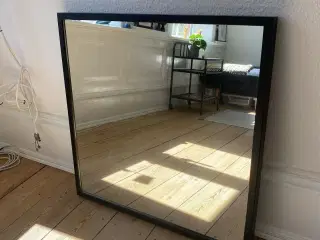 Sort kvadratisk spejl