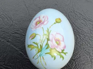 Årsæg 1999 med Valmue. Bing & Grøndahl. Porcelæn