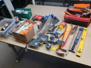 Div. Værktøj, tape, poser m.m.