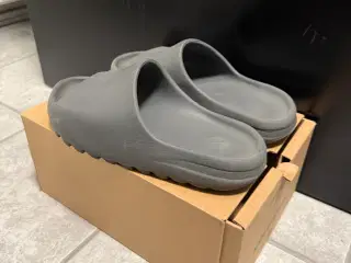 Yeezy slides 