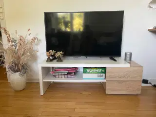 Tv bord med 2 skuffer fra Jysk