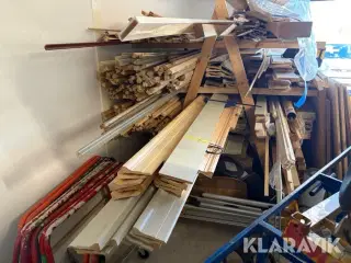 Lot med materialer og udstyr fra tømrer