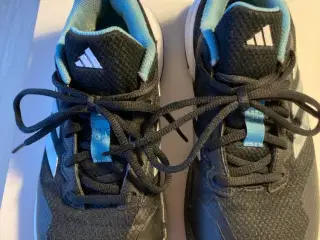 Adidas Gamecourt 2 sko str 38,5