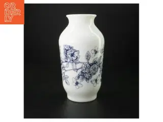 Vase i presset Opaline Mælkeglas med blåt blomstermotiv (str. 22 cm)