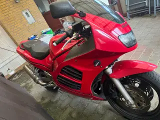 Suzuki rf 600r 