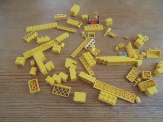 LEGO – diverse i gult – se foto  