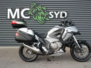 Honda VFR 1200 X MC-SYD       BYTTER GERNE