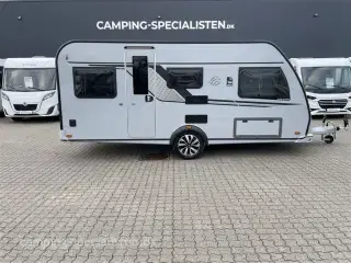 2026 - Knaus Südwind 460 EU Knaus Südvind 460 EU Black Selection model 2026 - kan ses nu hos Camping-Specialisten.dk