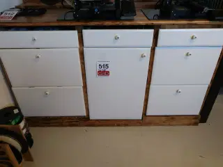 Tøm skabe for indhold