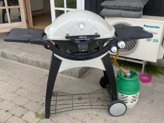 Weber Q300 gas grill
