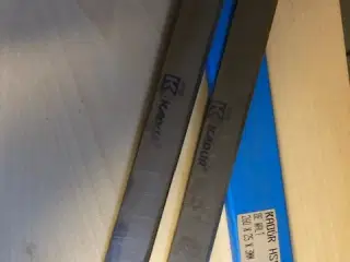 2 nye afretterjern 260 x 25 x 3 mm