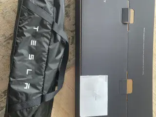 Baldakin til Tesla y