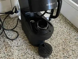 Nespresso Vertuo POP kapselmaskine + mælkeskummer