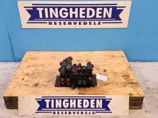 New Holland CR9.90 Hydraulikventil 84457511