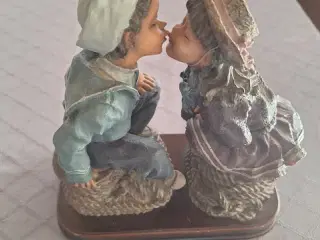 Sødt Kyssende Meerchi figur - Sendes gerne