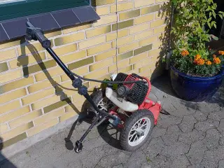Græstrimmer/buskrydder på hjul