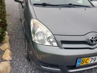 Toyota Verso Van