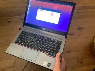 Bærbar Fujitsu Lifebook E744