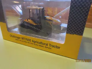 1 stk Ny Modeltraktor Challenger MT 765D 