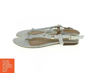 Hvide sandaler med remme fra Seaside (str. 35)