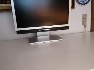 PC skærme sælges. Giv et Bud.