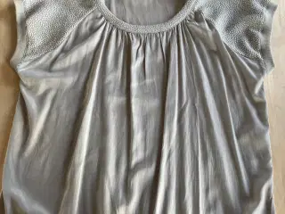 Grå damebluse fra House of Soul, str 42