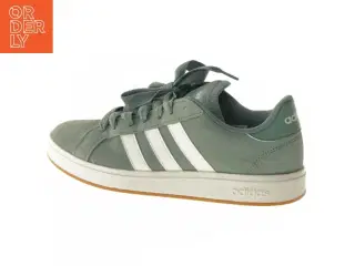 Adidas sneakers (str. 42 )