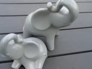 To elefanter af porcelæn