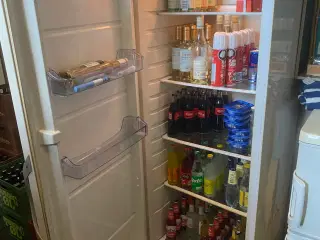 Køleskab gives væk