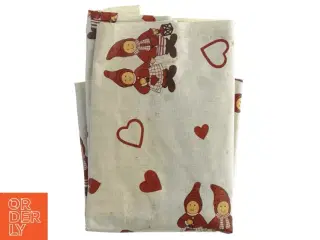 Dug med nisser og hjerter (str. 80x85 cm)