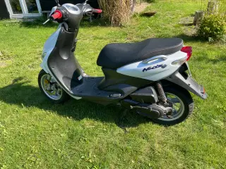 Yamaha Neos 4