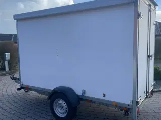 Brenderup lukket trailer