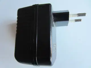 Wonderland PT-24006 AC/AC Adapter 24V~ 250mA