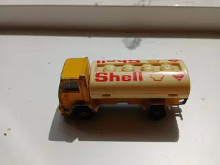 Shelly bil
