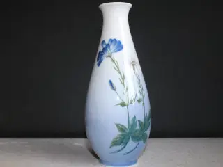 Vase med blomster fra Royal Copenhagen